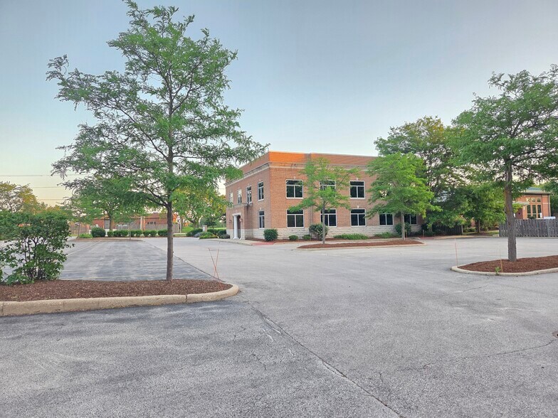 More Photos Of 1628 Central Rd, Arlington Heights Medical For Lease