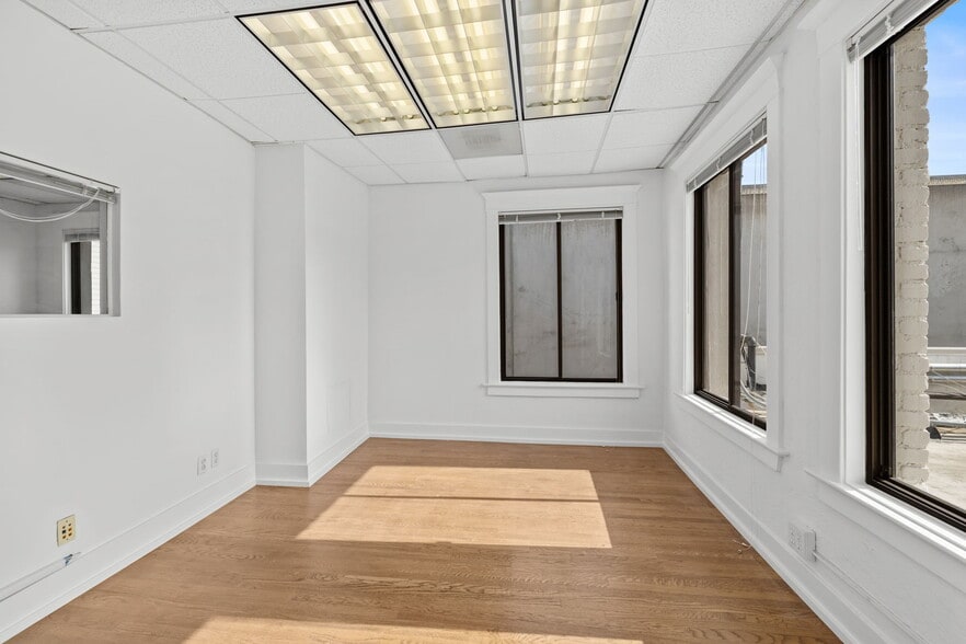 More Photos Of 602-616 Santa Monica Blvd, Santa Monica Loft Creative Space For Lease