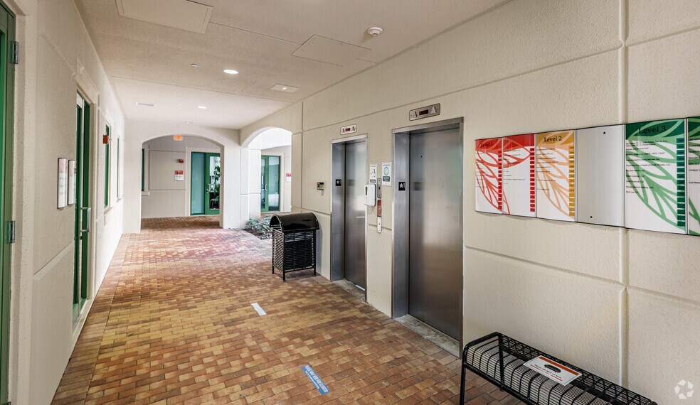 More Photos Of 950 Peninsula Corporate Cir, Boca Raton Office For Lease