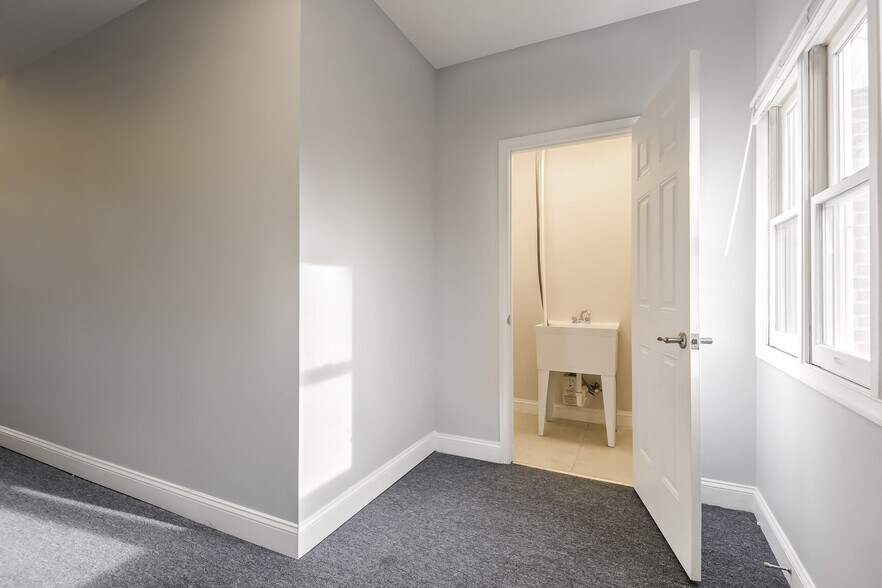 More Photos Of 5981 Columbia Pike, Falls Church Medical For Sale