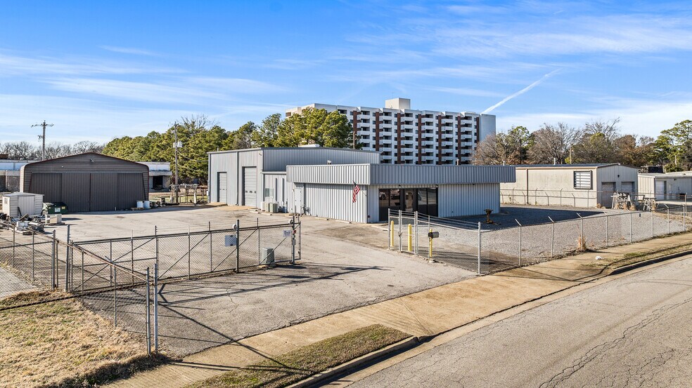 More Photos Of 1705 Cherokee Blvd, Memphis Warehouse For Sale