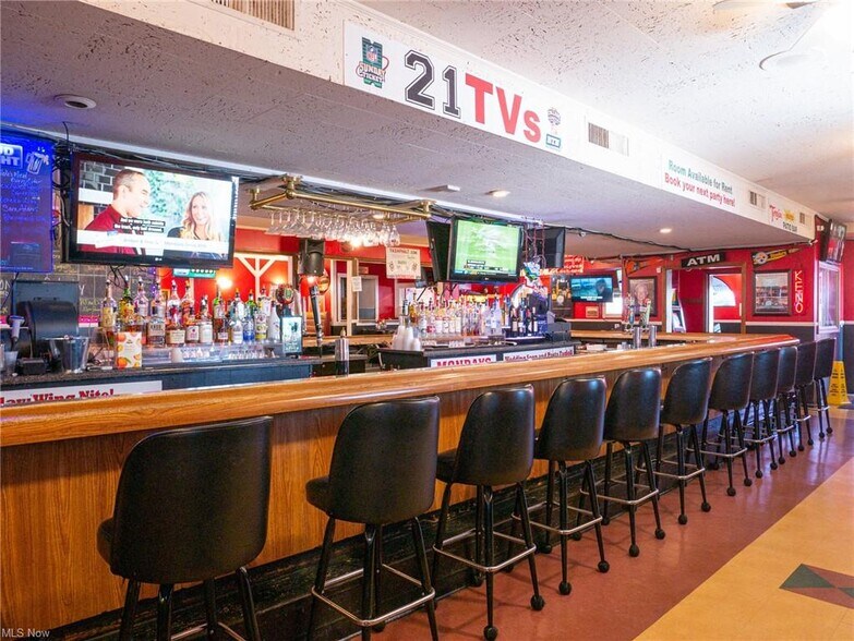 More Photos Of 880 Youngstown Poland Rd, Struthers Restaurant For Lease