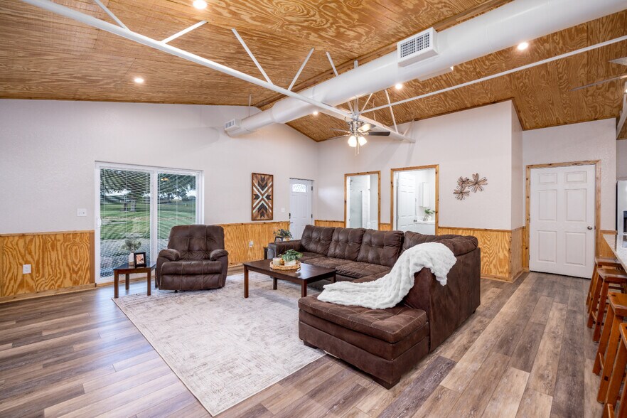 More Photos Of 12625 Sandpiper Rd, Thackerville Specialty For Sale