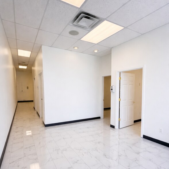 More Photos Of 4435 Summit Bridge Rd, Middletown Storefront Retail Office For Lease