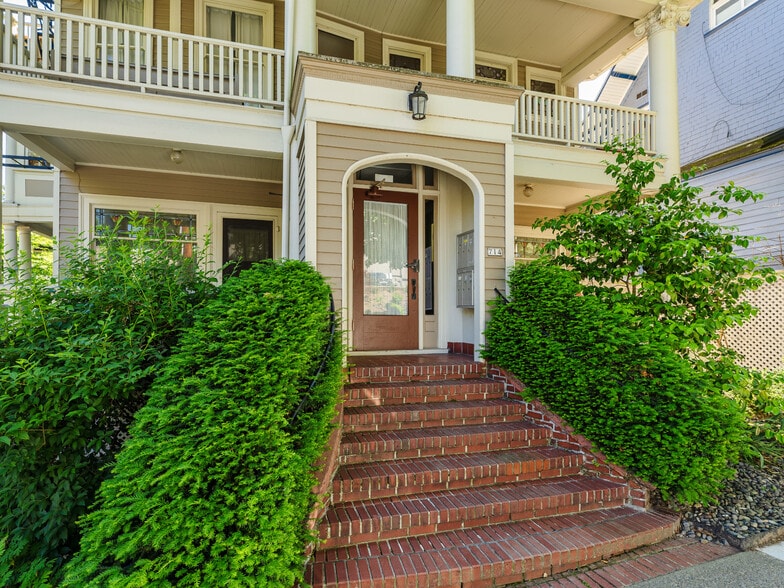 More Photos Of 714-716 NW 24th Pl, Portland Apartments For Sale