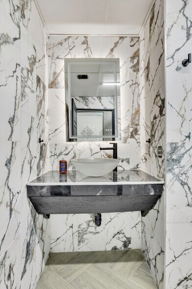 More Photos Of 1528 E Yandell Dr, El Paso Loft Creative Space For Sale