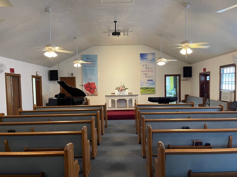 More Photos Of 1716 Goodview Rd, Parkville Religious Facility For Sale