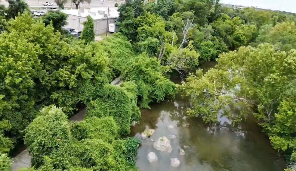 More Photos Of 1300-1330 Round Rock Ave, Round Rock Unknown For Lease