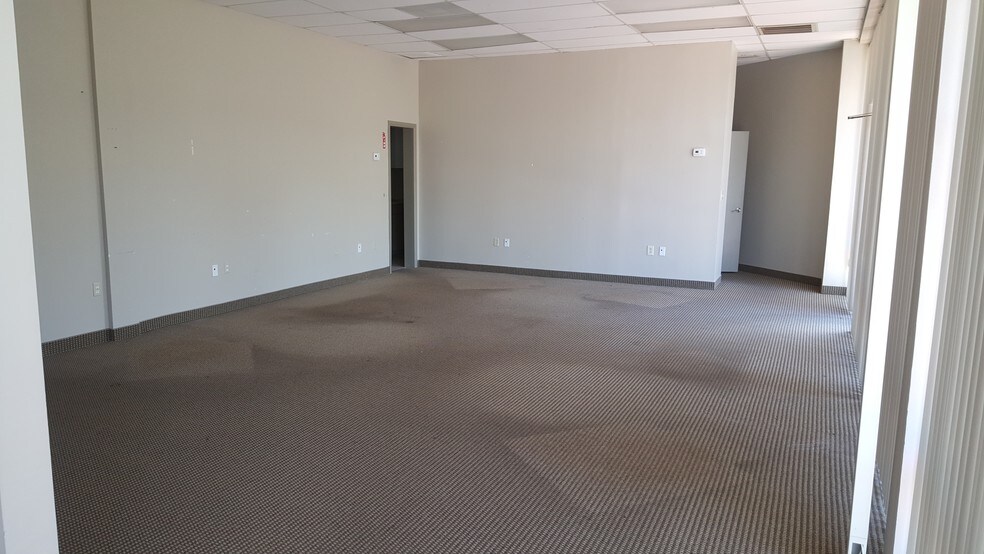 More Photos Of 6463-6501 102nd Ave, Pinellas Park Storefront For Lease