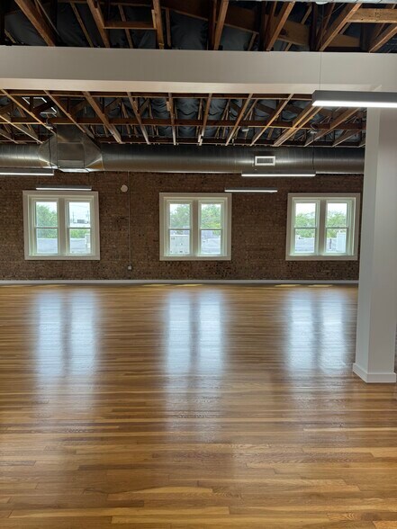 More Photos Of 1919-1927 Greenville Ave, Dallas Storefront Retail Office For Lease