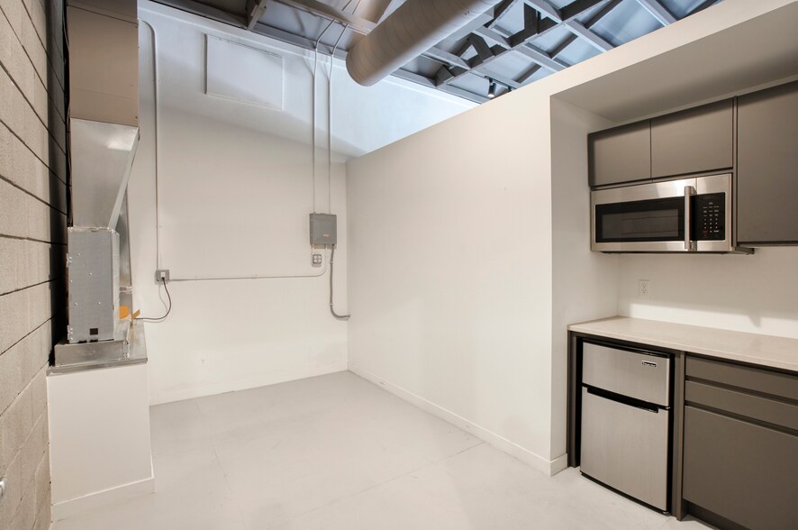 More Photos Of 2301 N 10th St, Phoenix Office Residential For Sale