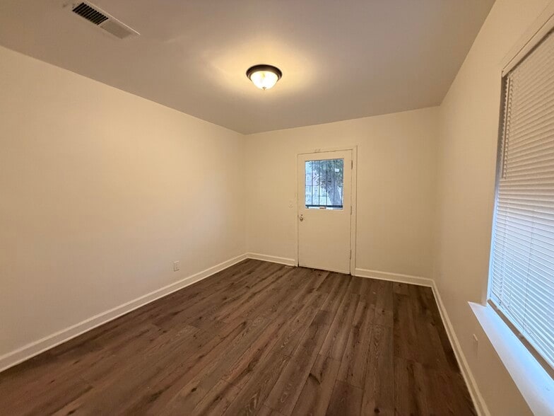 More Photos Of 3614 Park Ave, Memphis General Retail For Sale
