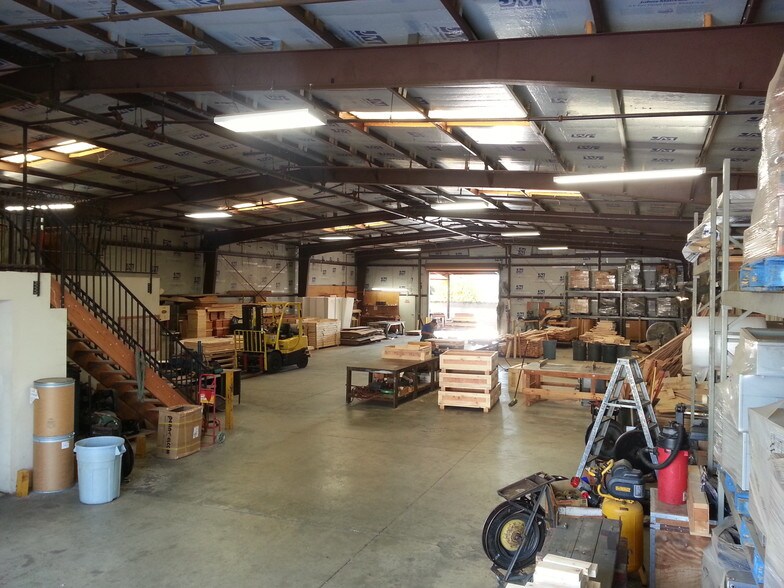 More Photos Of 13410 Waco St, Baldwin Park Manufacturing For Lease