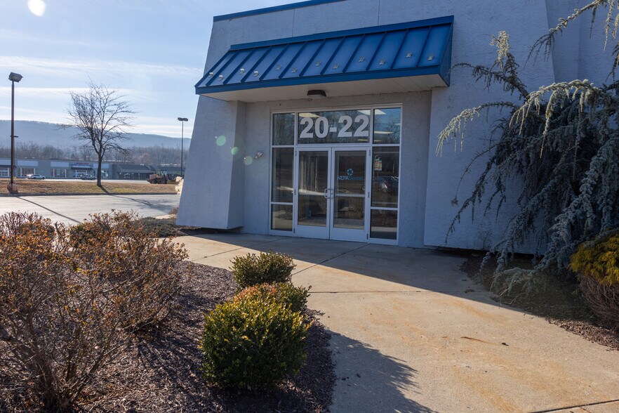 More Photos Of 1-400 E End Ctr, Wilkes Barre Unknown For Lease