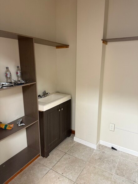 More Photos Of 20925-20945 Northern Blvd, Bayside Storefront Retail Office For Lease