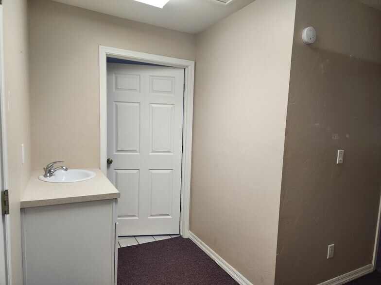 More Photos Of 154 E Merritt St, Prescott Medical For Lease