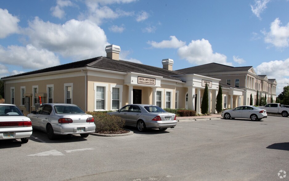More Photos Of 17407 Bridge Hill Ct, Tampa Medical For Sale