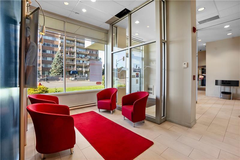 More Photos Of , Montréal Office For Sale