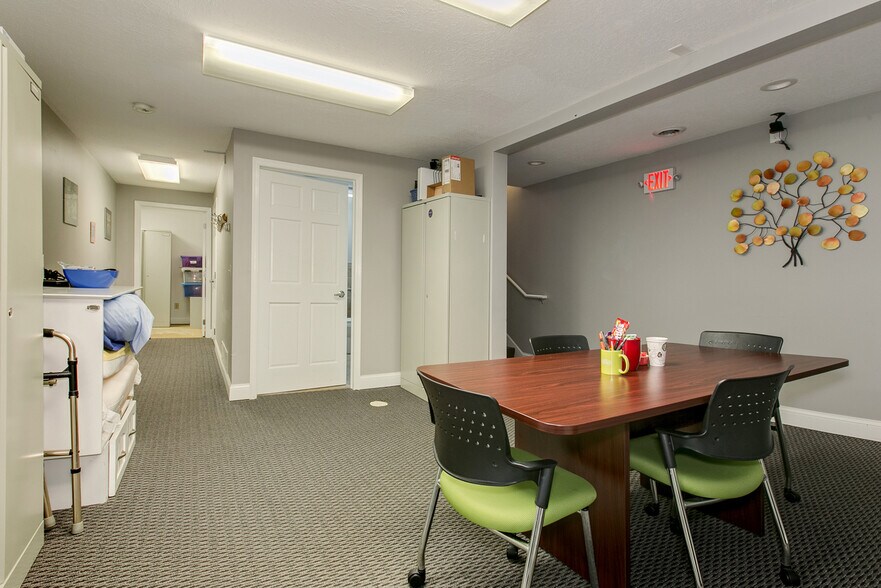 More Photos Of 5810 Blackshire Path, Inver Grove Heights Office Residential For Lease