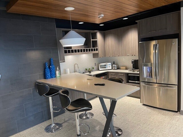 More Photos Of 220 Lyon St NW, Grand Rapids Office For Lease