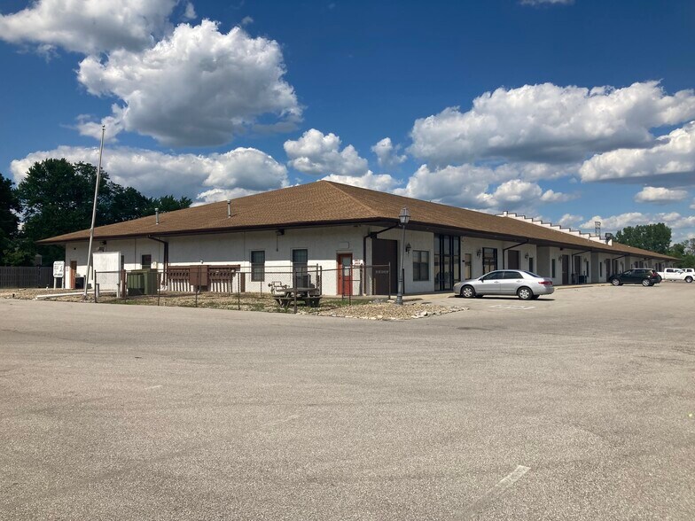 More Photos Of 8203-8295 Indy Ct, Indianapolis Light Distribution For Lease