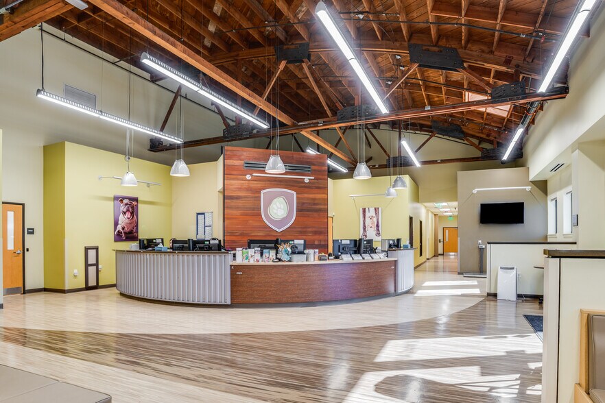 More Photos Of 934 Charter St, Redwood City Service For Sale