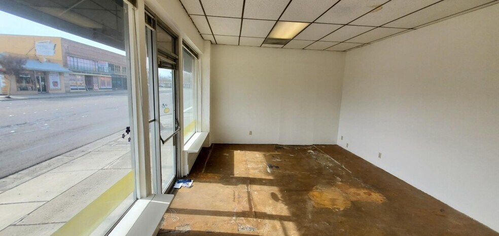 More Photos Of 163 W 11th St, Tracy Office For Lease