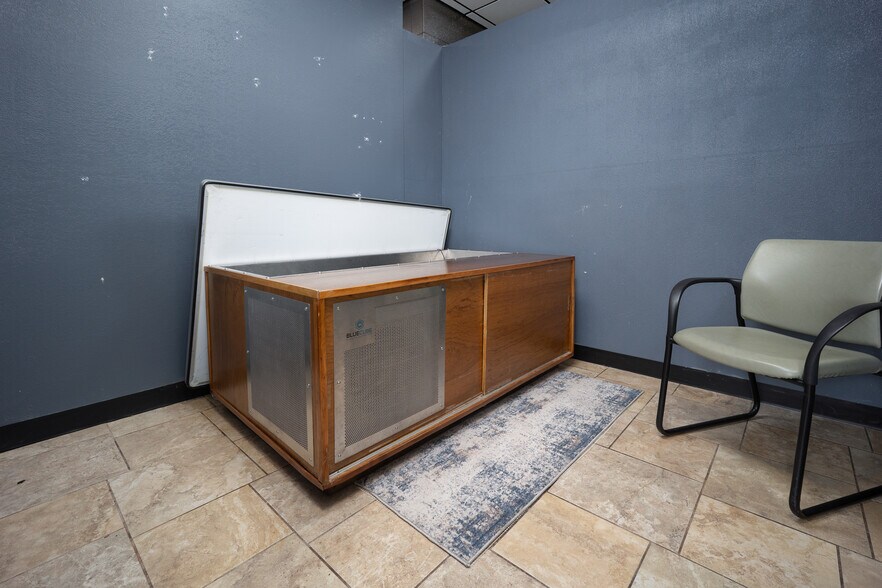 More Photos Of 4200 Carriage Way, Weatherford Medical For Sale