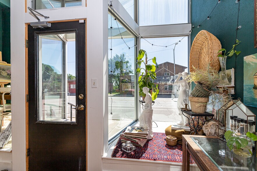 More Photos Of 611 Main St, Jewell Storefront Retail Residential For Sale
