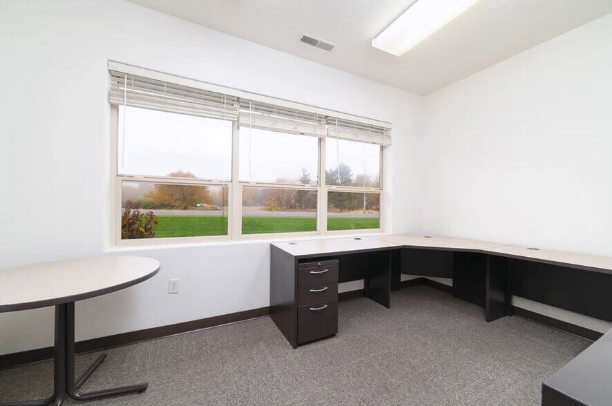 More Photos Of 7735 W Riverside Dr, Garden City Office For Lease