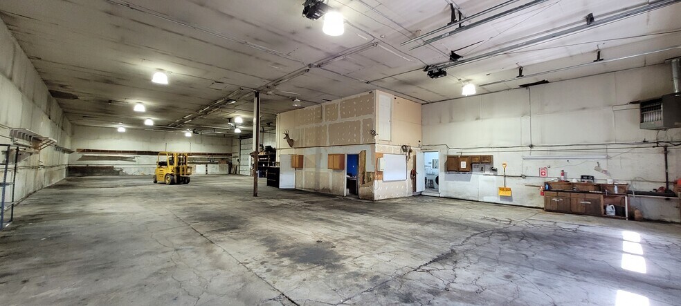 More Photos Of 3105 Vaughn Rd, Great Falls Industrial For Sale