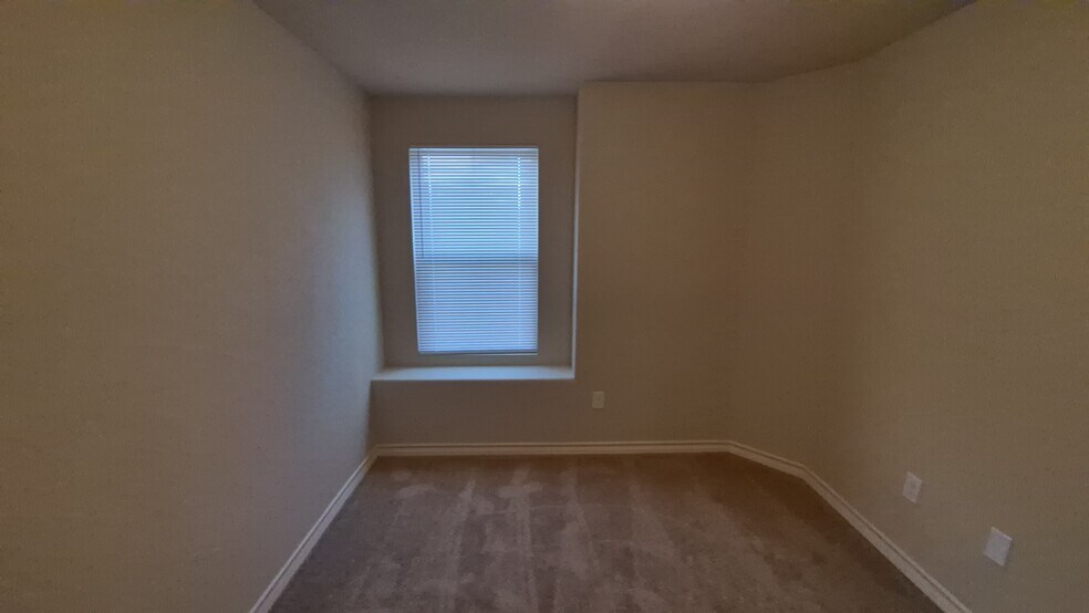 More Photos Of 6866 Lakeview Dr, San Antonio Multifamily For Sale