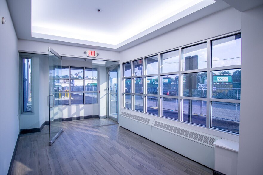 More Photos Of 83 Broad Ave, Fairview Warehouse For Lease