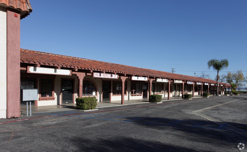 More Photos Of 32391 Riverside Dr, Lake Elsinore General Retail For Lease