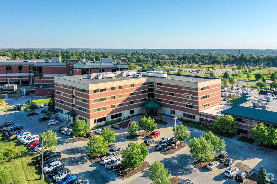 More Photos Of 16909 Lakeside Hills Ct, Omaha Medical For Lease