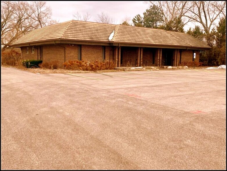 Primary Photo Of 3479 Washington St, Gurnee Medical For Sale