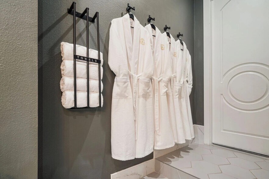 More Photos Of 521 Muirfield Loop, Reunion Specialty For Sale