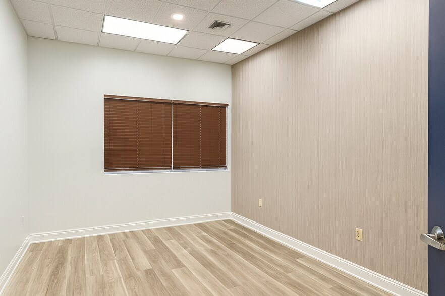 More Photos Of 8751 Commodity Cir, Orlando Medical For Lease