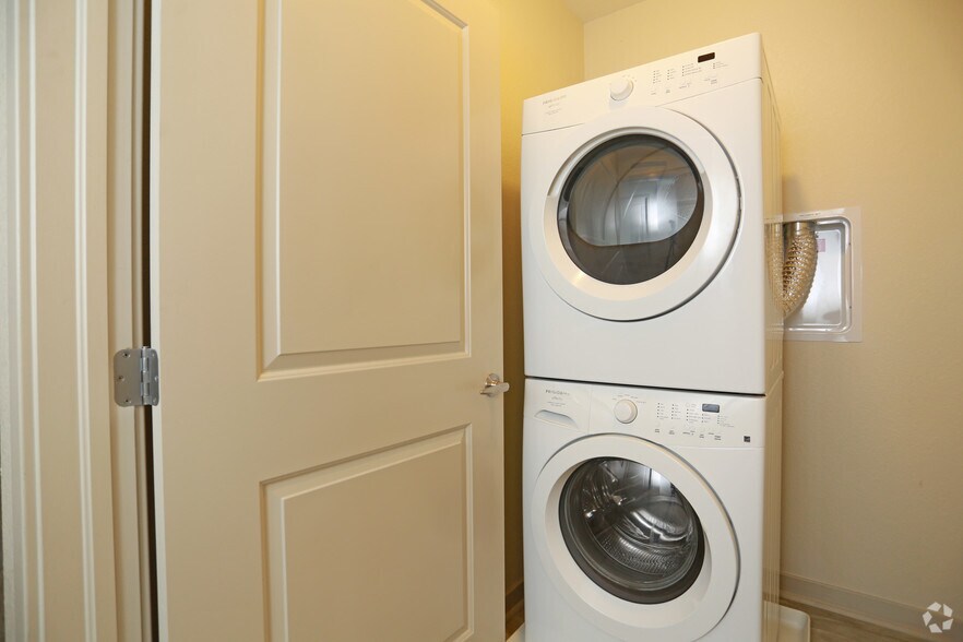 More Photos Of 2424-2434 W Caithness Pl, Denver Apartments For Lease
