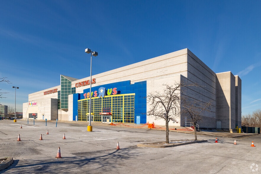 Primary Photo Of 30-02 Whitestone Expy, Flushing Industrial For Lease