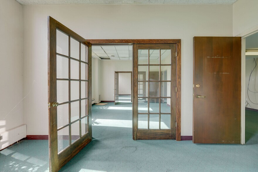 More Photos Of 3950 Ben Hur Ave, Willoughby Manufacturing For Sale