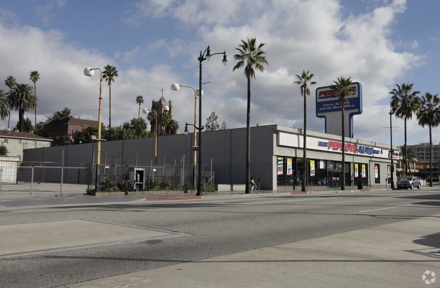 More Photos Of 6125 Hollywood Blvd, Los Angeles Freestanding For Lease