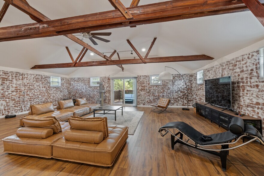 More Photos Of 3100 S Adams St, Tallahassee Flex For Sale