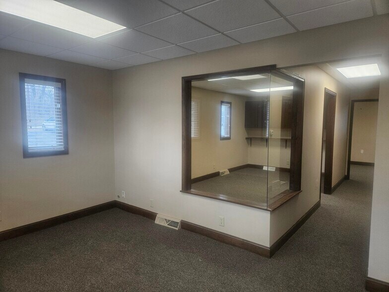 More Photos Of 5154 N 90th St, Omaha Office For Lease