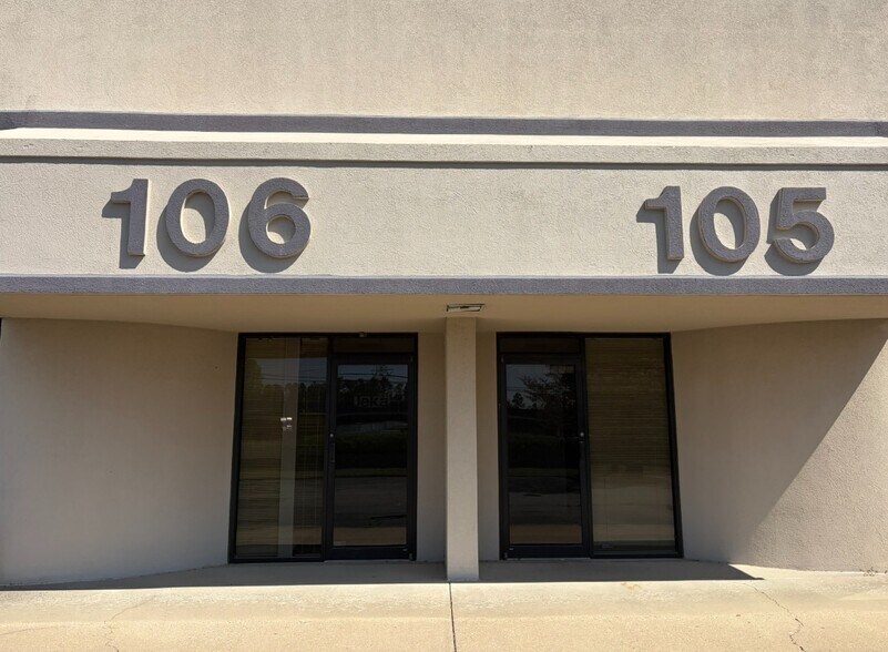 More Photos Of 4104 Holland Blvd, Chesapeake Light Distribution For Sale