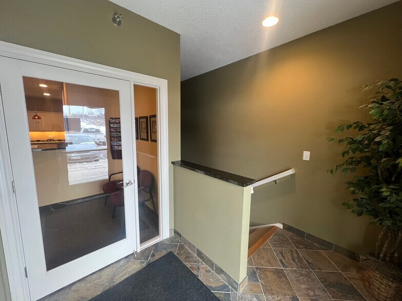 More Photos Of 3820 N Cleveland Ave N, Arden Hills Office For Sale