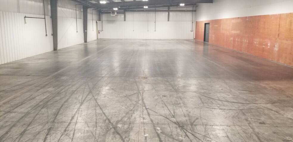 More Photos Of 3175 Atlas Dr, Oshkosh Warehouse For Lease