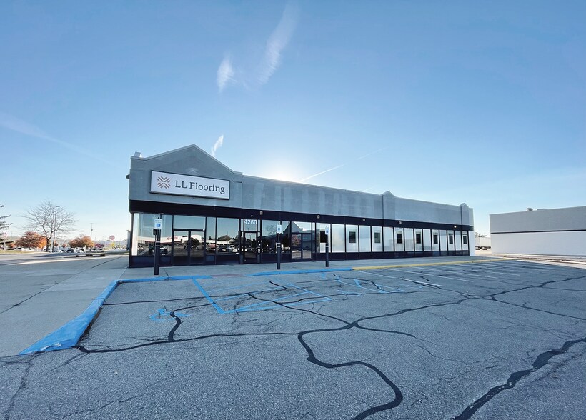 Primary Photo Of 4260 28th St SE, Kentwood Freestanding For Sale