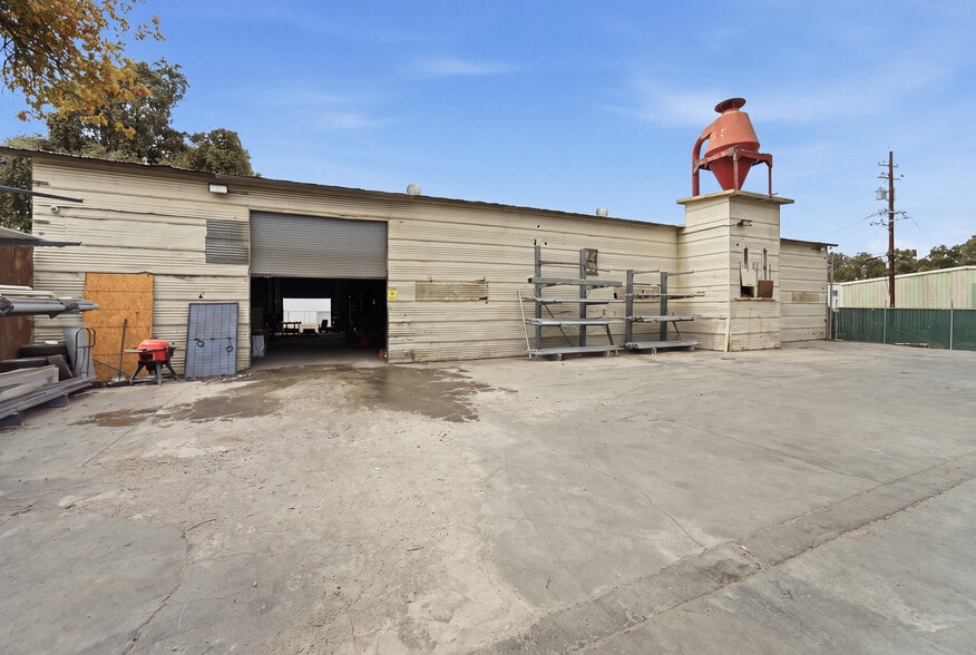 More Photos Of 2205 Rice Ave, West Sacramento Warehouse For Sale