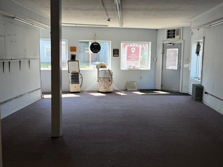 More Photos Of 1362 State St, New Haven Storefront Retail Residential For Sale